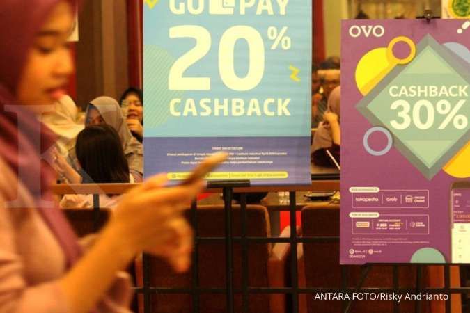 Fintech merajai uang elektronik berbasis server, bank hanya 0,2%