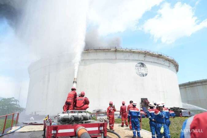 Kilang Minyak Pertamina  di Cilacap Terbakar