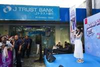 Saham Bergerak di Zona Merah, Para Direksi Bank JTrust Kompak Borong Saham