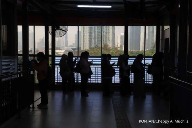 OJK Sebut Gelombang PHK Dapat Pengaruhi Pembiayaan Multifinance dan Fintech Lending